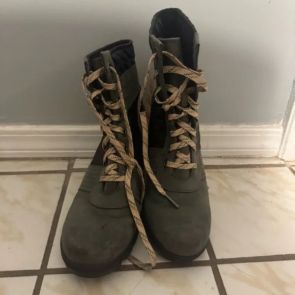 SOREL Lexie Hidden Wedge Waterproof Booties Black and Grey Women’s 10.5 - Picture 1 of 6